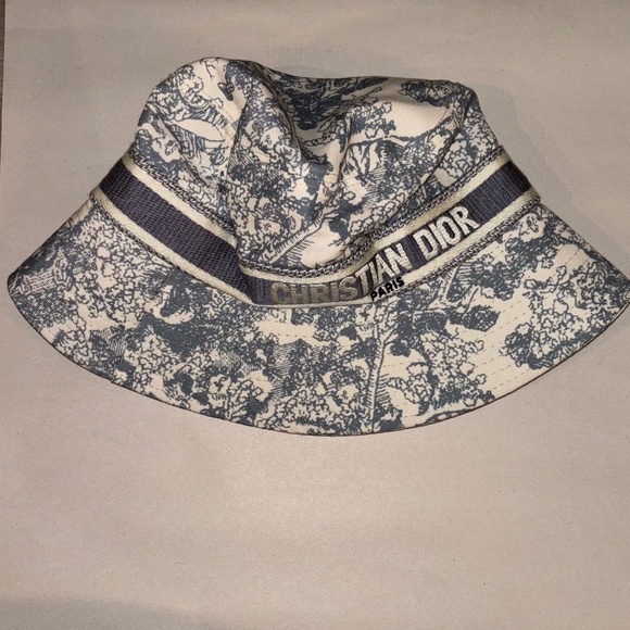 Dior bucket hat - Picture 1 of 1